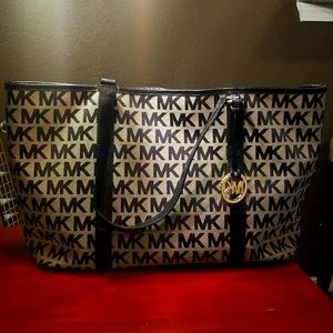 Michael Kors Black & White Carry-all Tote Bag